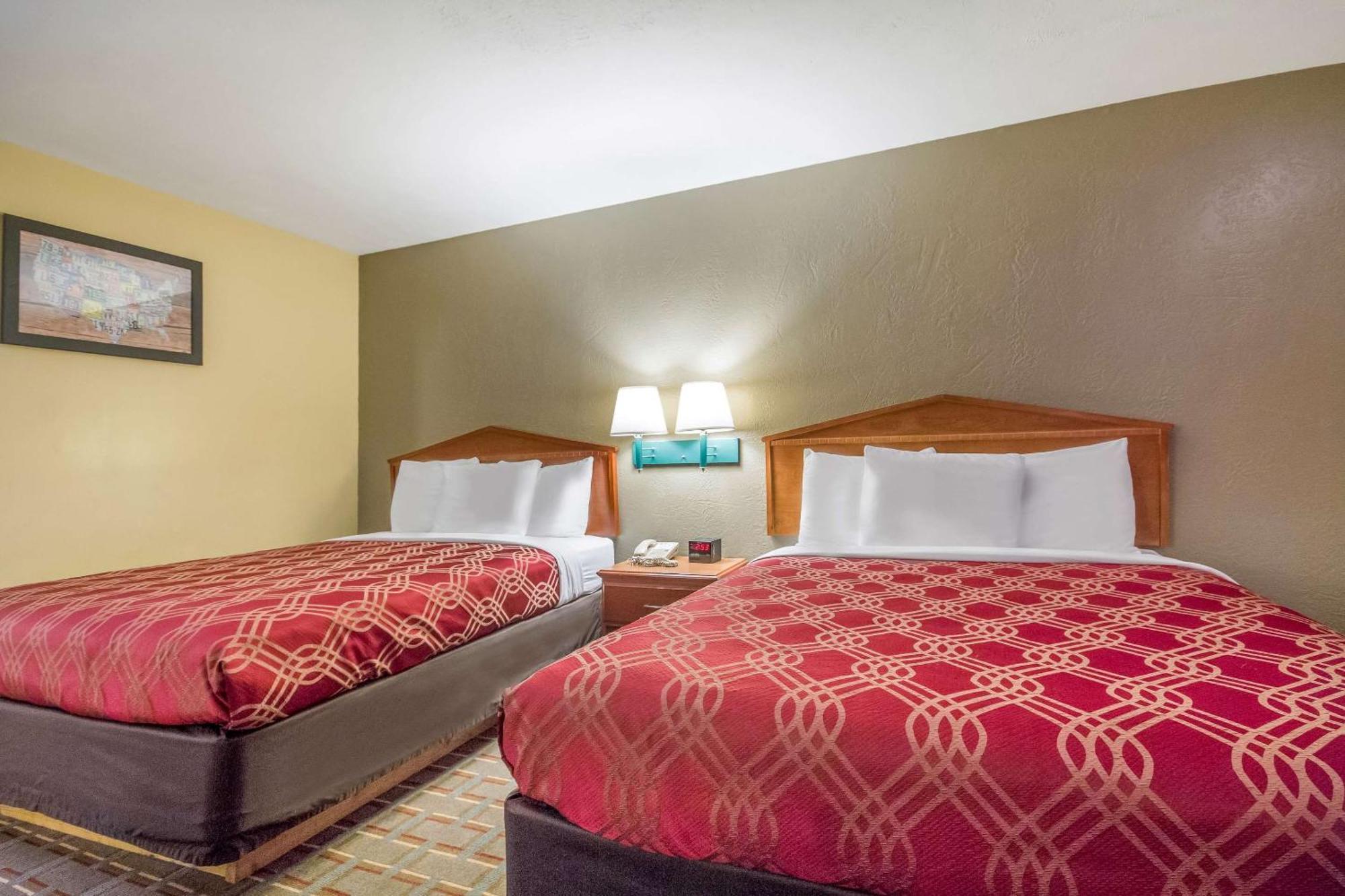 Econo Lodge Lansing - Leavenworth Exteriér fotografie